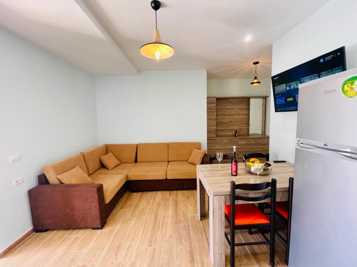Jico Travel - Astera Apartments Vlore Bagian luar foto